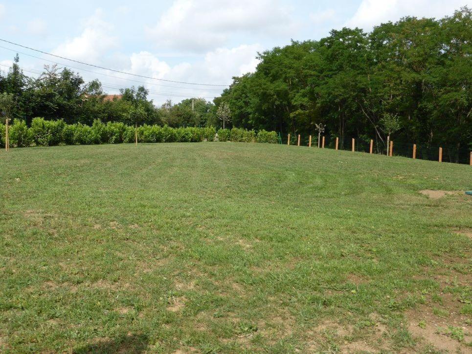 La Roulotte De Bourgogne Villa Brianny Bagian luar foto